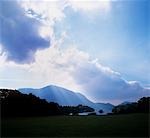 Wolken über den Bergen und See, Ring Of Kerry, obere See, Killarney, County Kerry, Irland