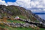 Tête de mouton, comté de Cork, en Irlande ; Maison rustique du côté de la falaise