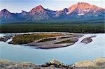 Vallée de l'Athabasca depuis le belvédère de la chèvre, le Parc National Jasper, Alberta, Canada