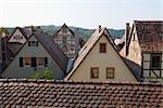 Sur les toits, Rothenburg ob der Tauber, arrondissement d'Ansbach, Bavière, Allemagne