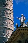Autriche, Vienne. Sculptures picturales secours, église de St Charles (Karlskirche), Karlsplatz.