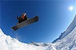 Jugendlicher Snowboarden, Zugspitze, Bayern, Deutschland