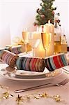 Place setting with Christmas cracker