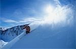 Skieur à flanc de montagne