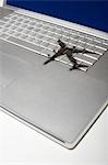 Ombre du Jumbo-jet sur clavier macintosh apple