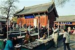 China, Peking, Baoguo-Tempel. Antiquitäten-Markt.