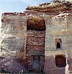 L'entrée à l'antique creusées dans le roc église de Mikael Imba, près de Atsbi région plus au nord de l'Éthiopie du Tigré. Au total, tigré a plus de 120 églises creusées dans le roc.