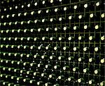 Bouteilles de vin de la Rioja sont stockés dans les immenses grilles à Ysios winery. Cette cave de vinification moderne, presque futuriste a été conçu par Santiago Calatrava, architecte de renommée mondiale