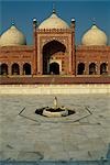 Completed in 1676 AD by the Mughal emperor Aurangzeb,Badshahi Mosque can accommodate 60,000 worshippers in its courtyard