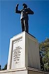 Mozambique, Maputo. Une statue de Samora Machel sur Developed Praca de Independencia. Samora fut le premier président Mozambiques. Maputo est la capitale du Mozambique. C'est une ville portuaire très animée, attrayant avec une population d'au moins 1,5 millions. Maputo est une ville très agréable et beaucoup plus attrayant par rapport aux autres capitales africaines.