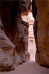 Le Trésor, le mieux conservé de tous les tombeaux de Petra, à partir de la Siq.