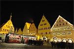 Marché de Noël dans la nuit, Rothenburg ob der Tauber, Bavière, Allemagne