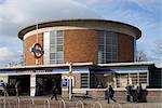 Arnos Grove, Station de métro de Londres, Londres. 1932. Architectes : Charles Holden