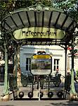 U-Bahn Eingang, Paris - Jugendstil. Architekten: Hector Guimard