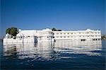 Hotel in einem See, Lake Palace, Lake Pichola, Udaipur, Rajasthan, Indien