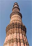 Qutb Minar, victory tour construite entre 1193 et 1368 du grès, 73 m de haut, patrimoine mondial UNESCO, Delhi, Inde, Asie
