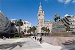 Palacio Salvo, du côté est de la Plaza Independencia (place de l'indépendance), Montevideo (Uruguay), en Amérique du Sud