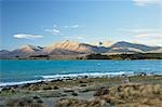Lac Tekapo et les deux pouces gamme, Canterbury, South Island, Nouvelle-Zélande