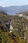 Lac Chuzenji et chutes Kegon, 97 m de haut, Nikko, Honshu, Japon