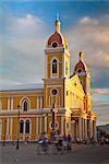 Kathedrale de Granada, Park Doppelpunkt (Central Park), Granada, Nicaragua, Zentralamerika