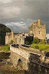 Eilean Donnan Castle, in der Nähe von Dornie, Highlands, Schottland, Vereinigtes Königreich, Europa