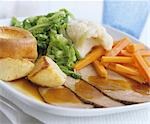 Roast beef with Yorkshire pudding and vegetables (UK)