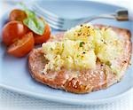 Gammon with pineapple and cheese (UK)