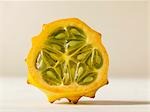 Halbe Kiwano (Querschnitt)