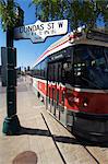 Tramway sur l'Avenue Spadina et Dundas Street West, Toronto, Ontario, Canada