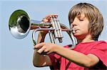 Garçon jouant bugle, Montpellier, Hérault, Languedoc-Roussillon, France