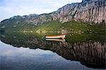 Boot auf dem Wasser, Lysefjorden, Rogaland, Norwegen