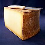 Beaufort-Käse und Messer