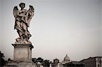 Angel Statue sur Ponte Sant ' Angelo, Rome, Lazio, Italie