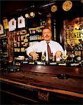 Barman, Toners Pub, Dublin, Co Dublin, Irlande