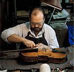 Luthier, Belfast, comté d'Antrim, en Irlande du Nord