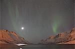 La lune au-dessus Ersfjorden, Tromsø, Troms, Norvège