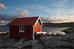 Cabane de bateau au lever du soleil, Bohuslaen, Suède