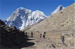 Trekkers on trail to Gorak Shep, Solu Khumbu Everest Region, Sagarmatha National Park, Himalayas, Nepal, Asia