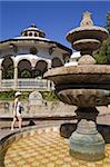 Brunnen und Musikpavillon im Bundesstaat Zocalo Plaza, alte Stadt Acapulco, Guerrero, Mexiko, Nordamerika