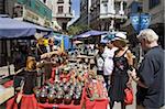 Vente tasses Mate Sarandi rue dans le vieux quartier de la ville, Montevideo, Uruguay, Amérique du Sud