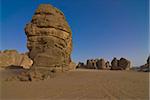 Formations de roche merveilleuse dans le désert du Sahara, Tikoubaouine, sud de l'Algérie, l'Afrique du Nord, Afrique