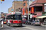 Tramway de Toronto sur la rue Dundas Ouest, Chinatown, Toronto, Ontario, Canada, l'Amérique du Nord