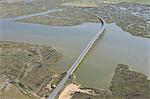Vue aérienne du pont enjambant la rivière Odiel, Province de Huelva, Andalousie, Espagne