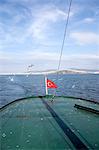 Türkische Flagge am Heck des Bootes, Istanbul, Türkei