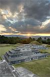 Coucher de soleil sur les ruines mayas, Zaculeu, Huehuetenango, département de Huehuetenango, Guatemala