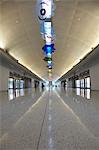 Couloir de l'aéroport George Bush Intercontinental Airport, Houston, Texas, USA
