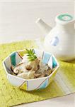 Mushrooms dressed with grated radish