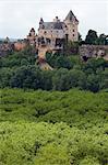 Eine französische Burg in Montfort, Blick auf den Fluss Dordogne, in der Nähe von Sarlat, Frankreich