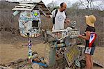 Aux îles Galapagos, Floreana le Bureau de poste. Lettres sont affichés sans timbres, autres visiteurs envoyez-les.