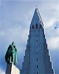 Statue de Leif Eiriksson devant Hallgrimskirkja, Reykjavik, Islande.